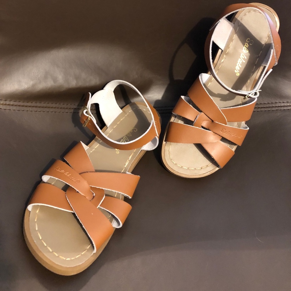 Saltwater Sandals Tan size 8